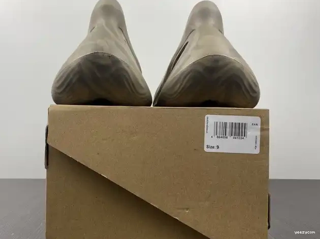 RNNR Sage Stone Yeezy GX4472 Adidas Foam 0517